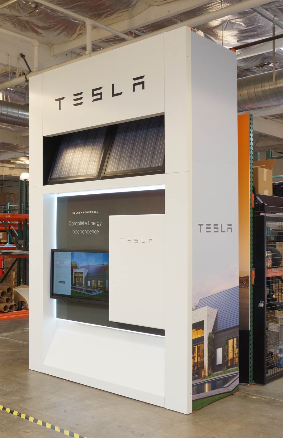 Tesla Solar + Powerwall retail display unit