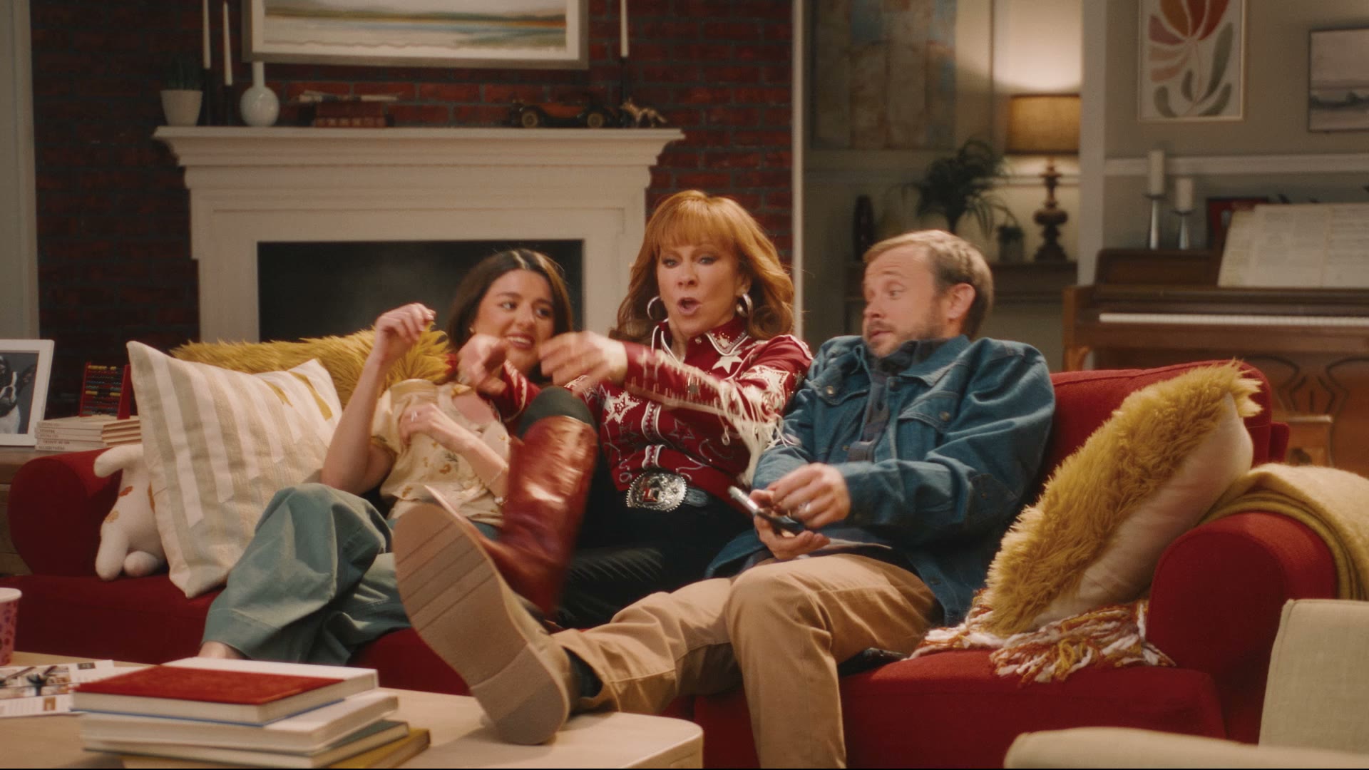 The One with the Mom-in-Law — Reba McEntire on the couch with AI Search
